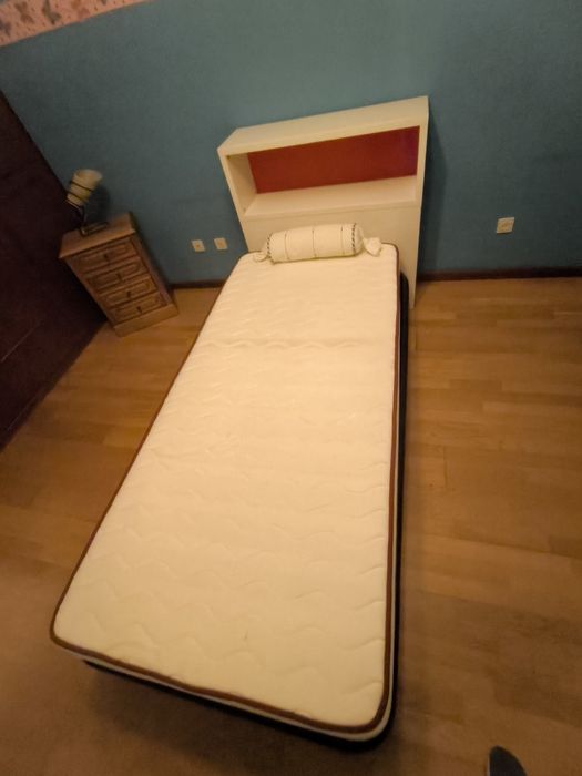 Cama / sommier solteiro e cabeceira