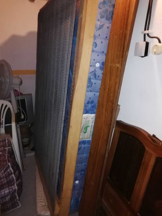 Cama de corpo e meio