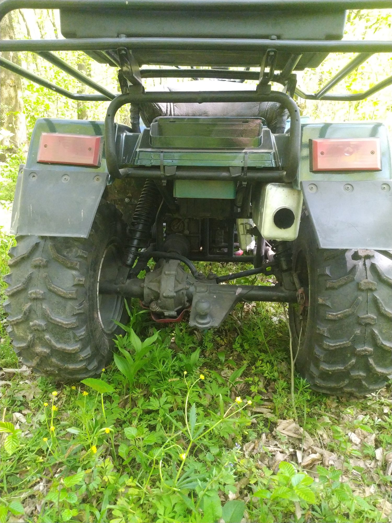 Продам  квадроцикл Kawasaki KLF 300