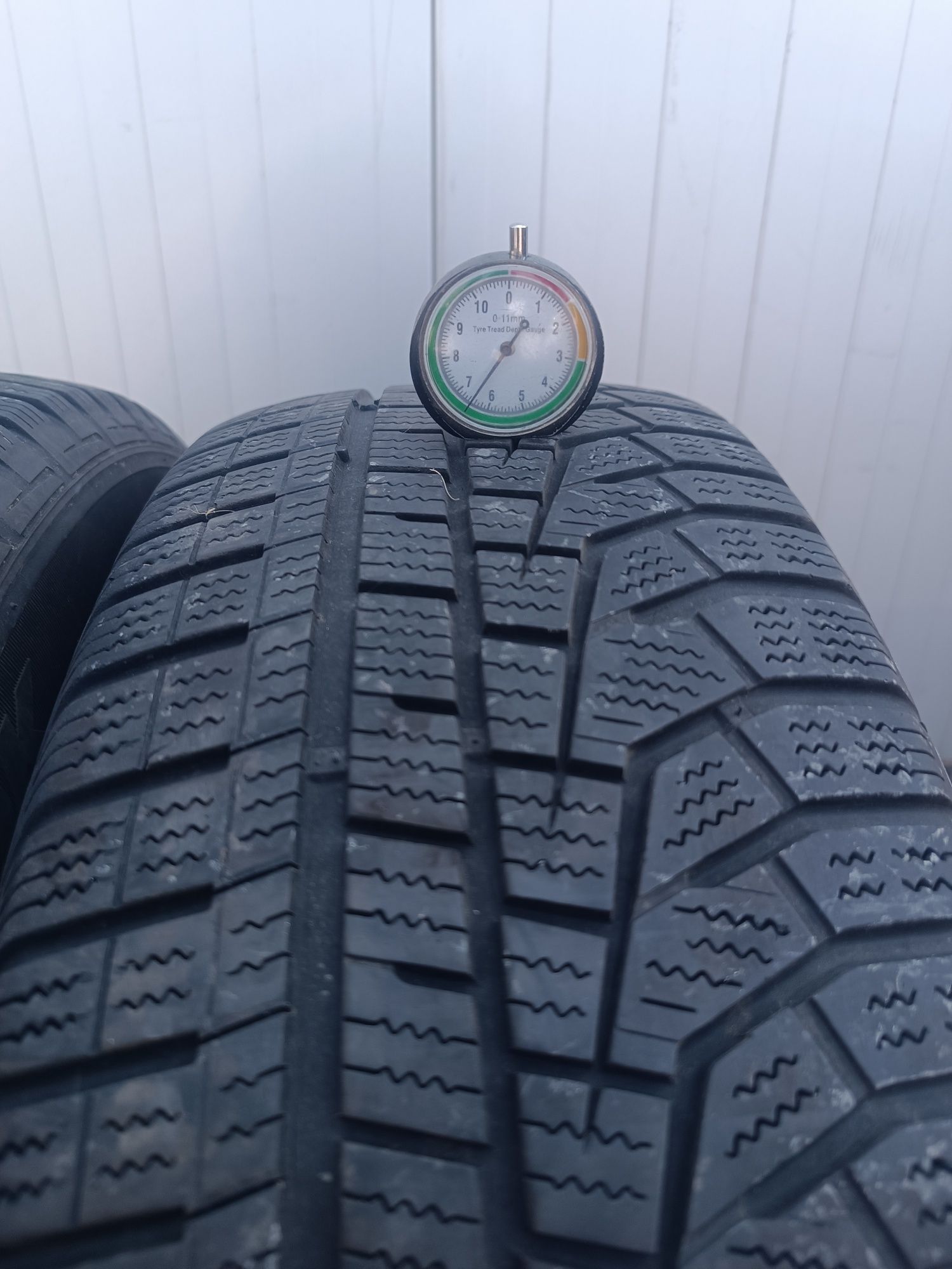 215/65R17 dwie opony zimowe Hankook