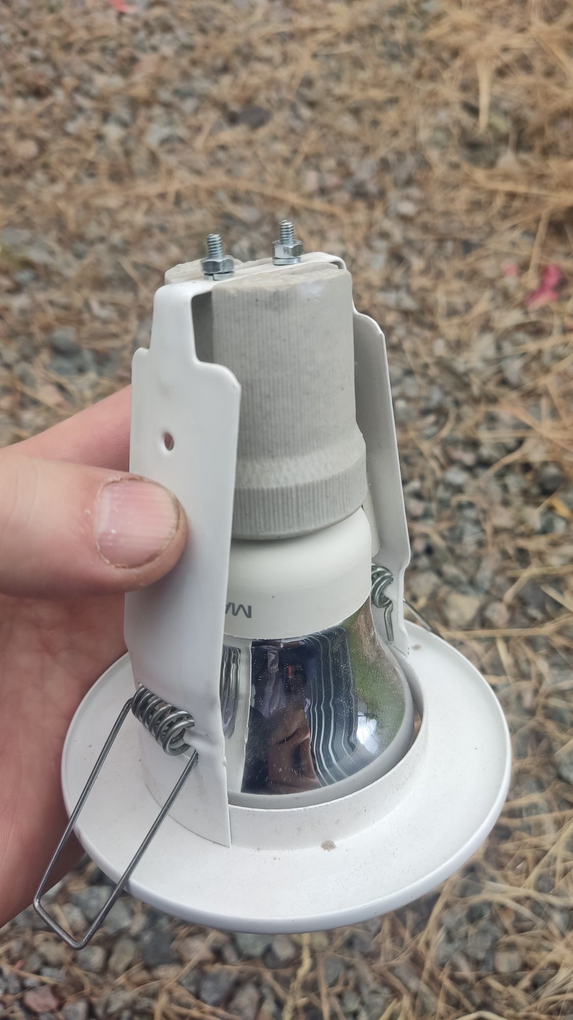 Точечный светильник белый Е27 в комплекте с лампами