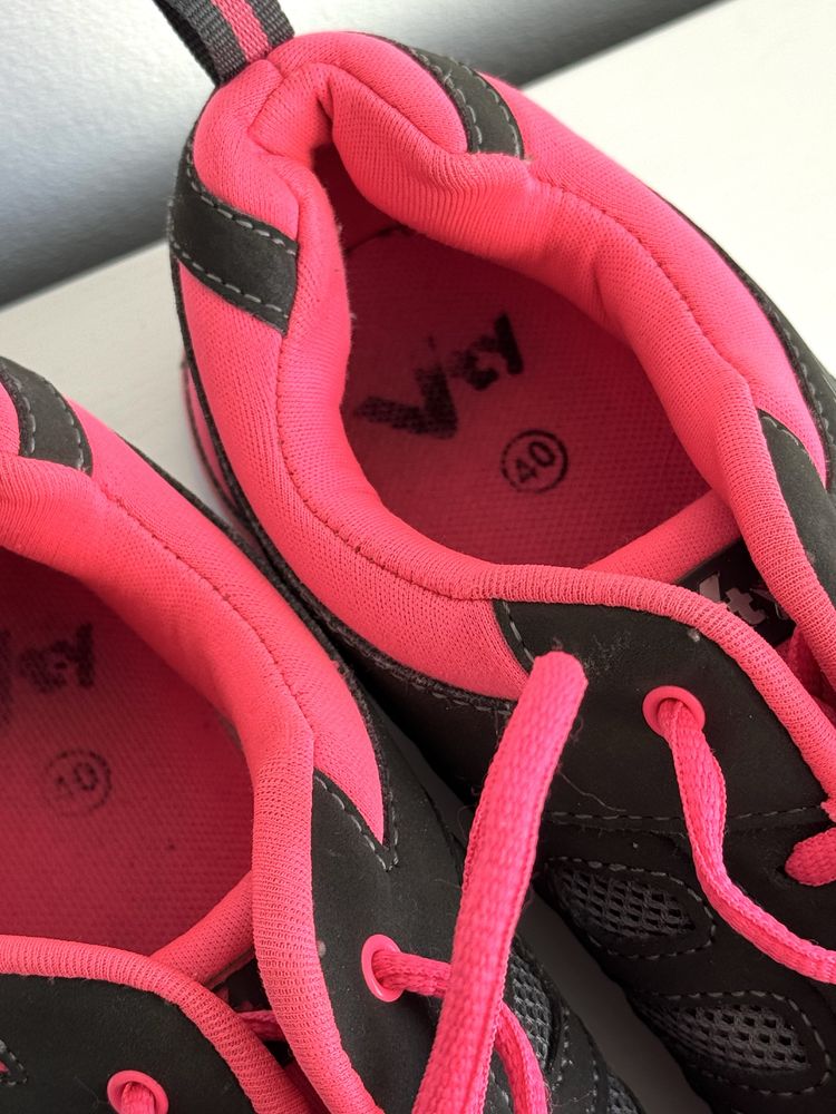 Sportowe buty damskie neon róż