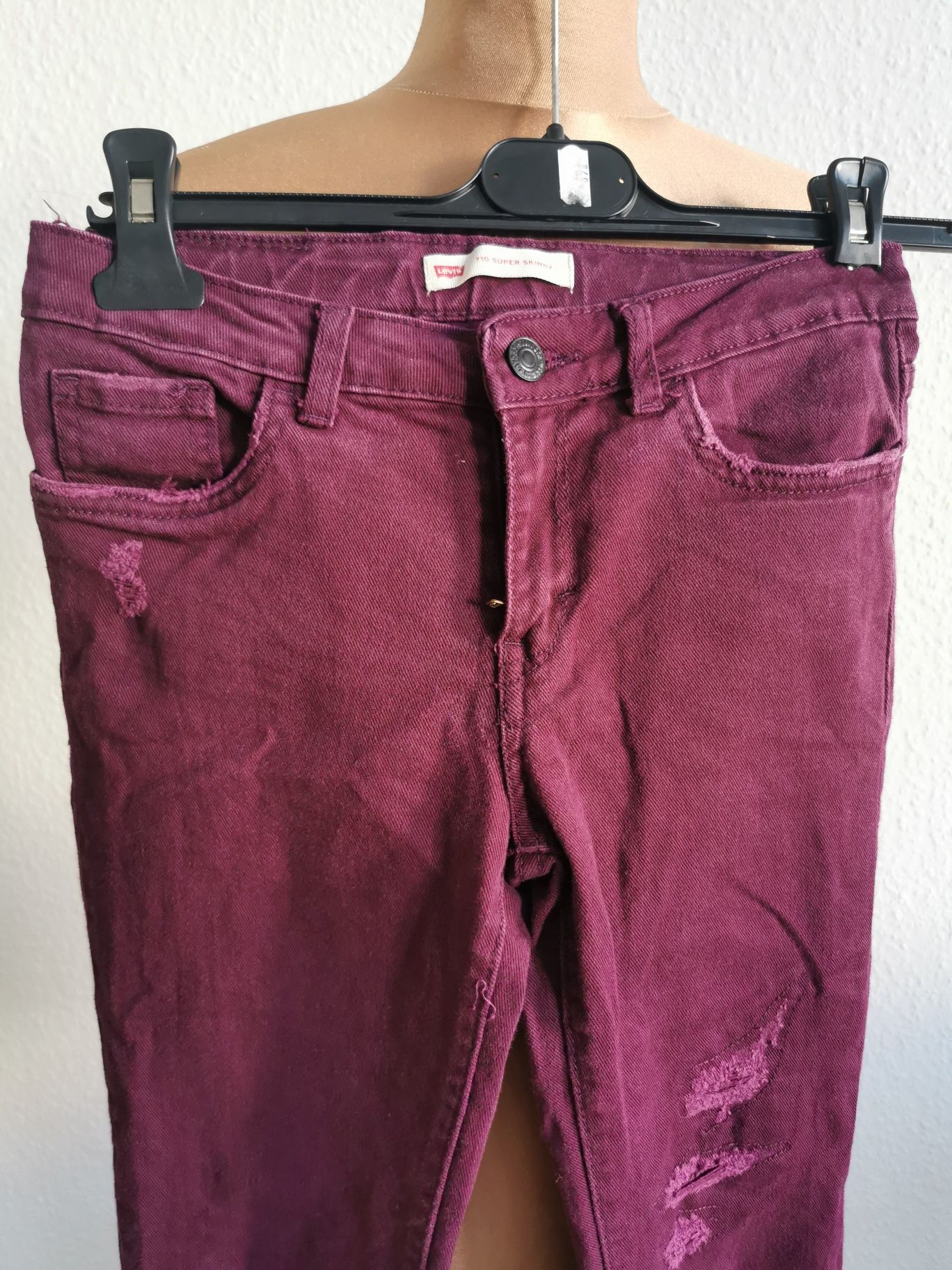 Bordowe jeansy rurki Levis Strauss rozmiar 152