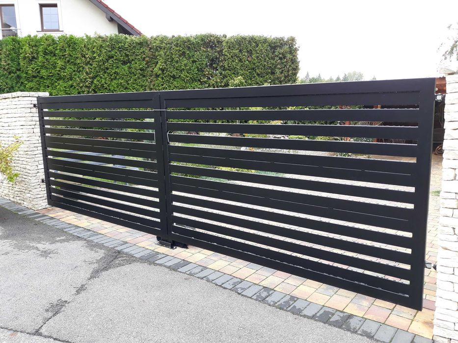 Brama jednoskrzydłowa 150x400cm profil poziomo cynk malowana