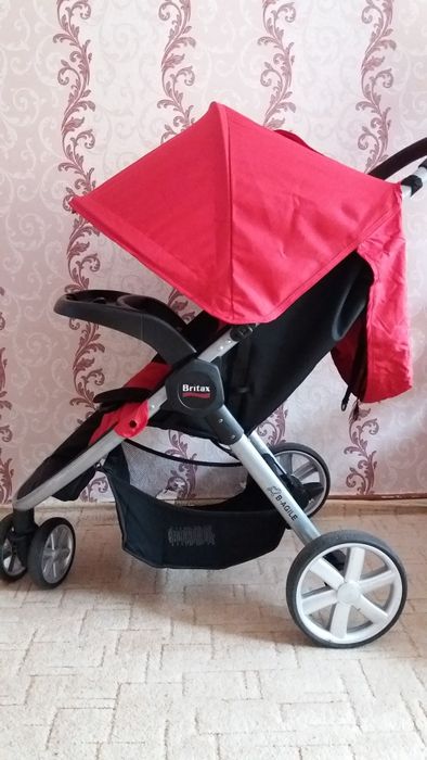 Продам прогулянкову коляску