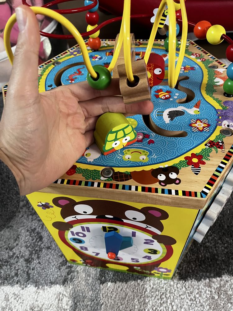 Cubo atividades bebé