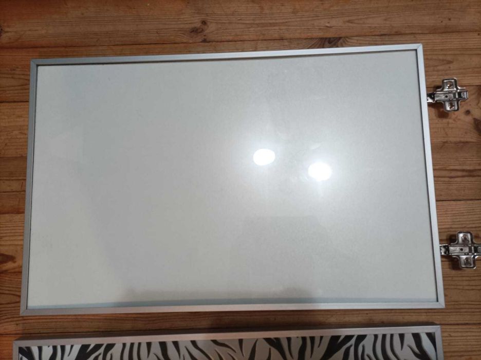 Fronty Besta Tombo Ikea. Szklane.