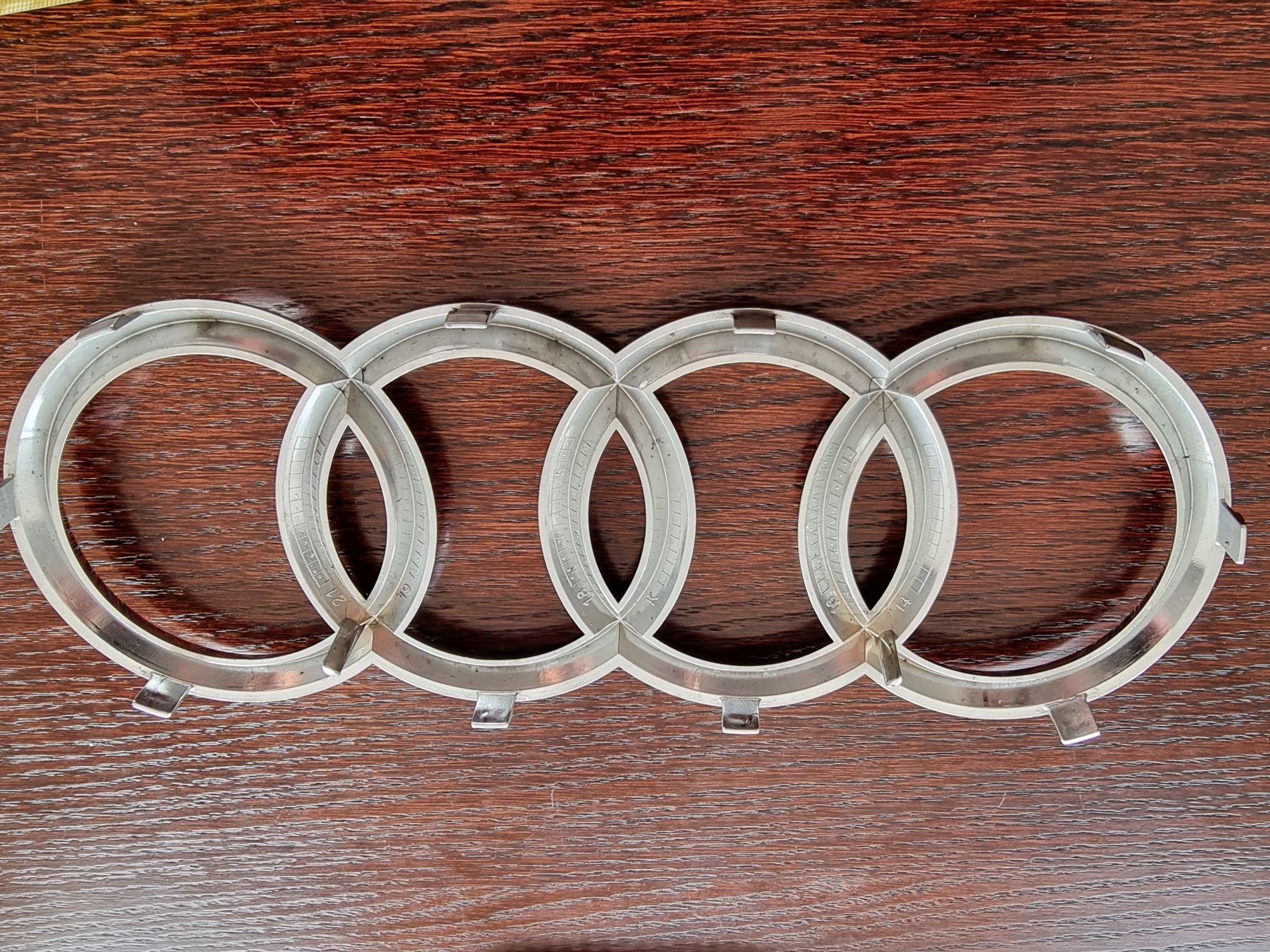 Logo znaczek Audi Q7