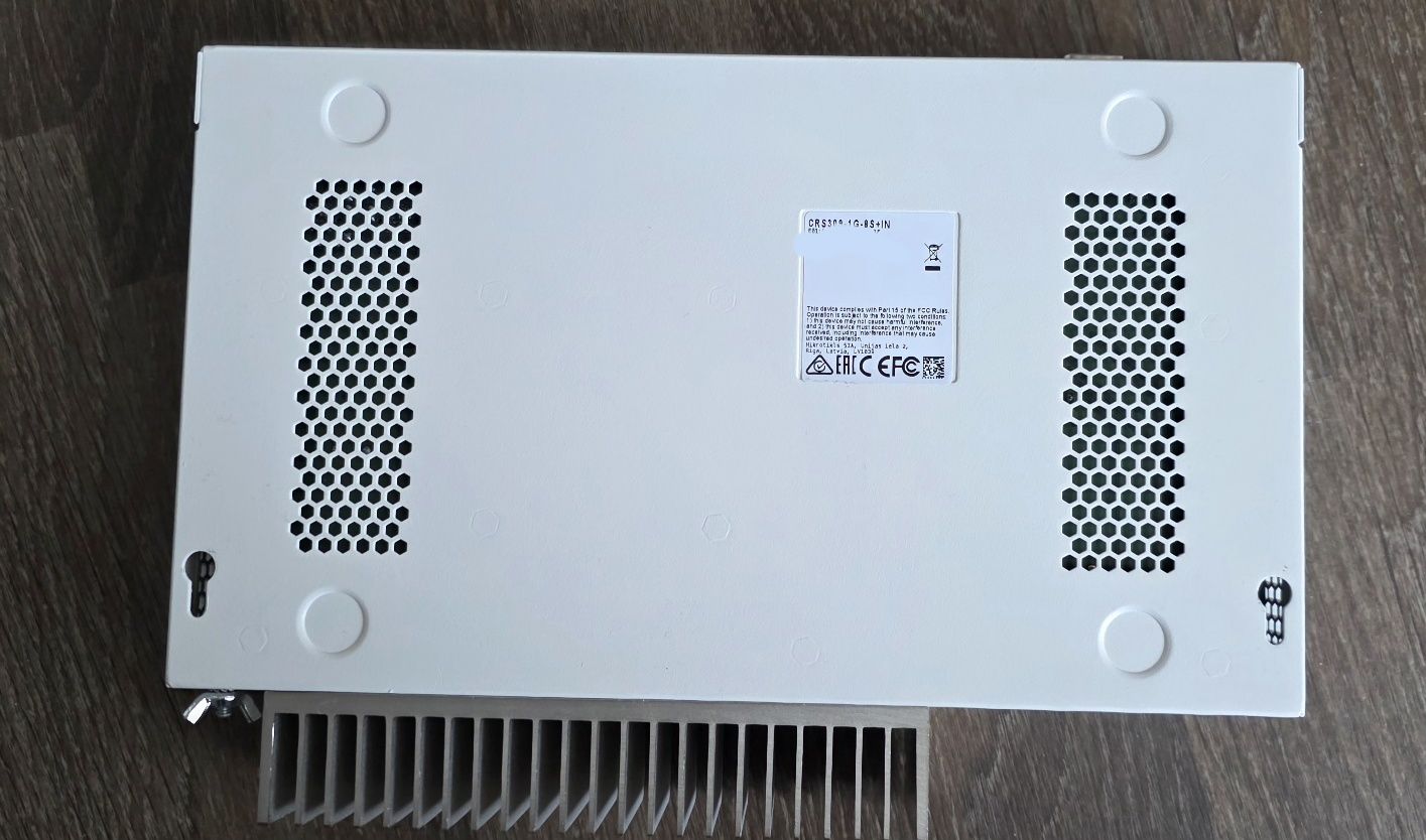 MikroTik Cloud Router Switch CRS309-1G-8S+IN