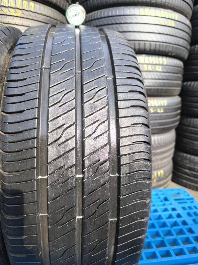 *Opony Goodyear efficient grip cargo 2 235/50/19C  para