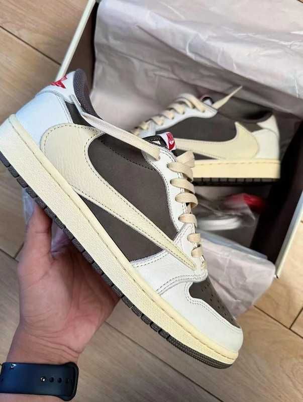 Jordan 1 Retro Low OG SP Travis Scott Reverse Mocha R.39