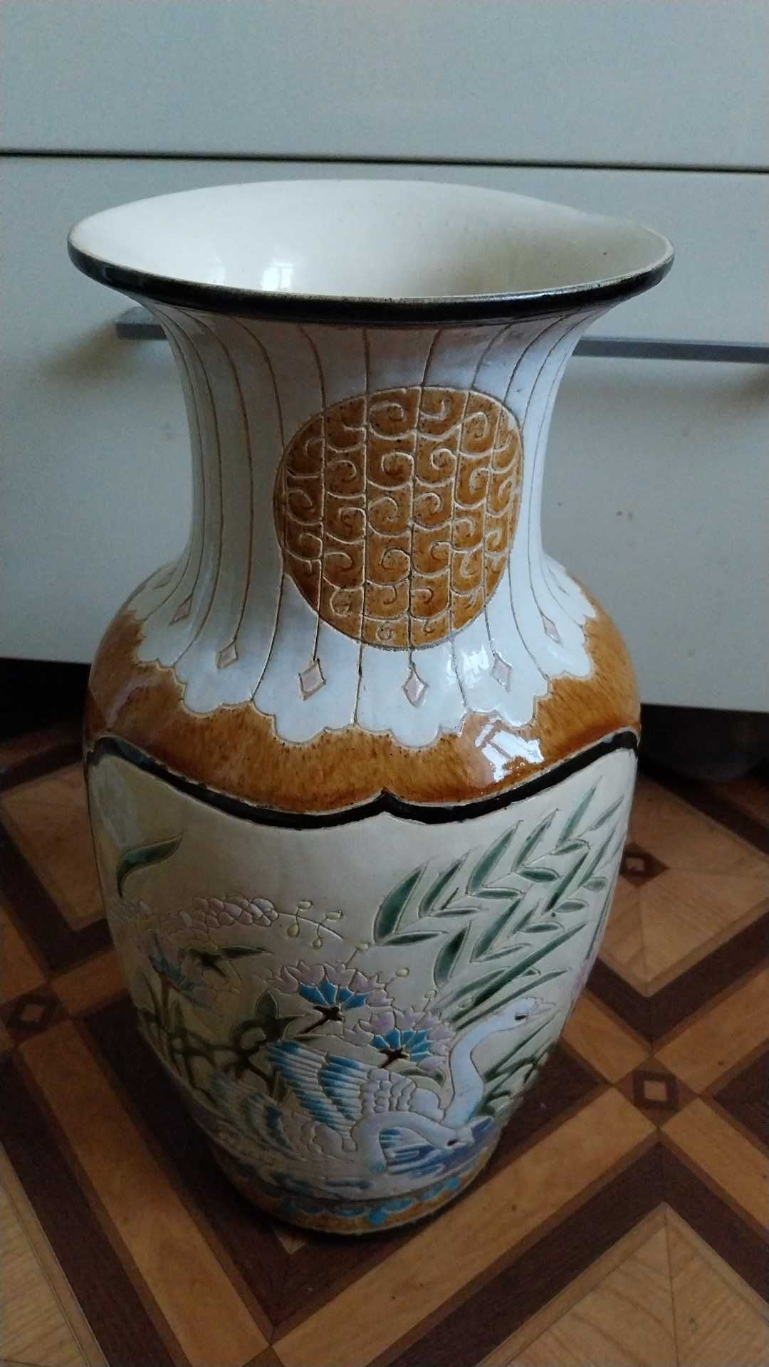 Duży wazon Indyjski lub Chiński.