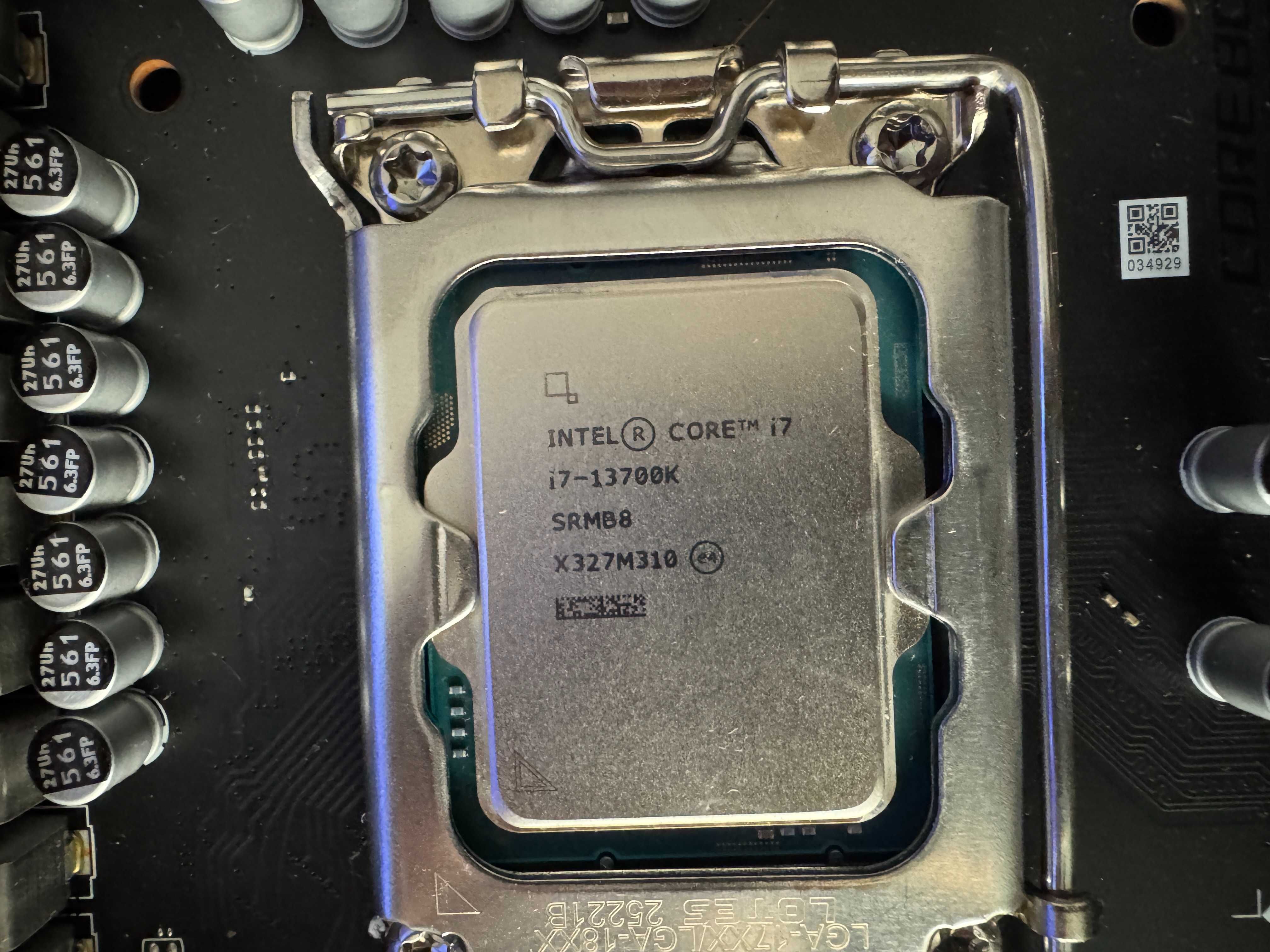 MSI MAG Z790 Tomahawk WIFI DDR4 + Intel i7-13700K