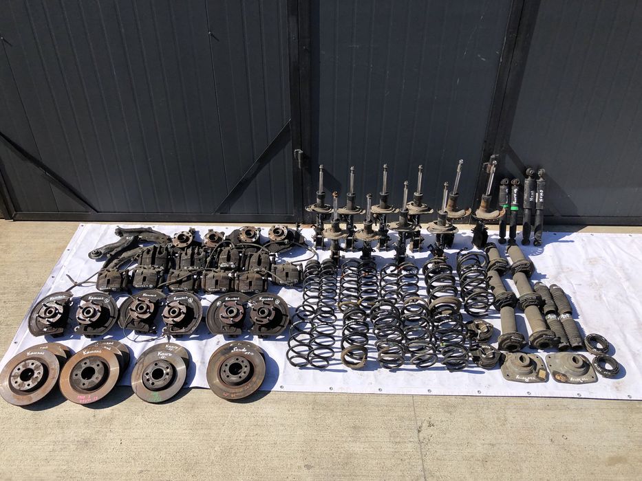 Супорт передній Renault Kangoo Nissan Qashga J10