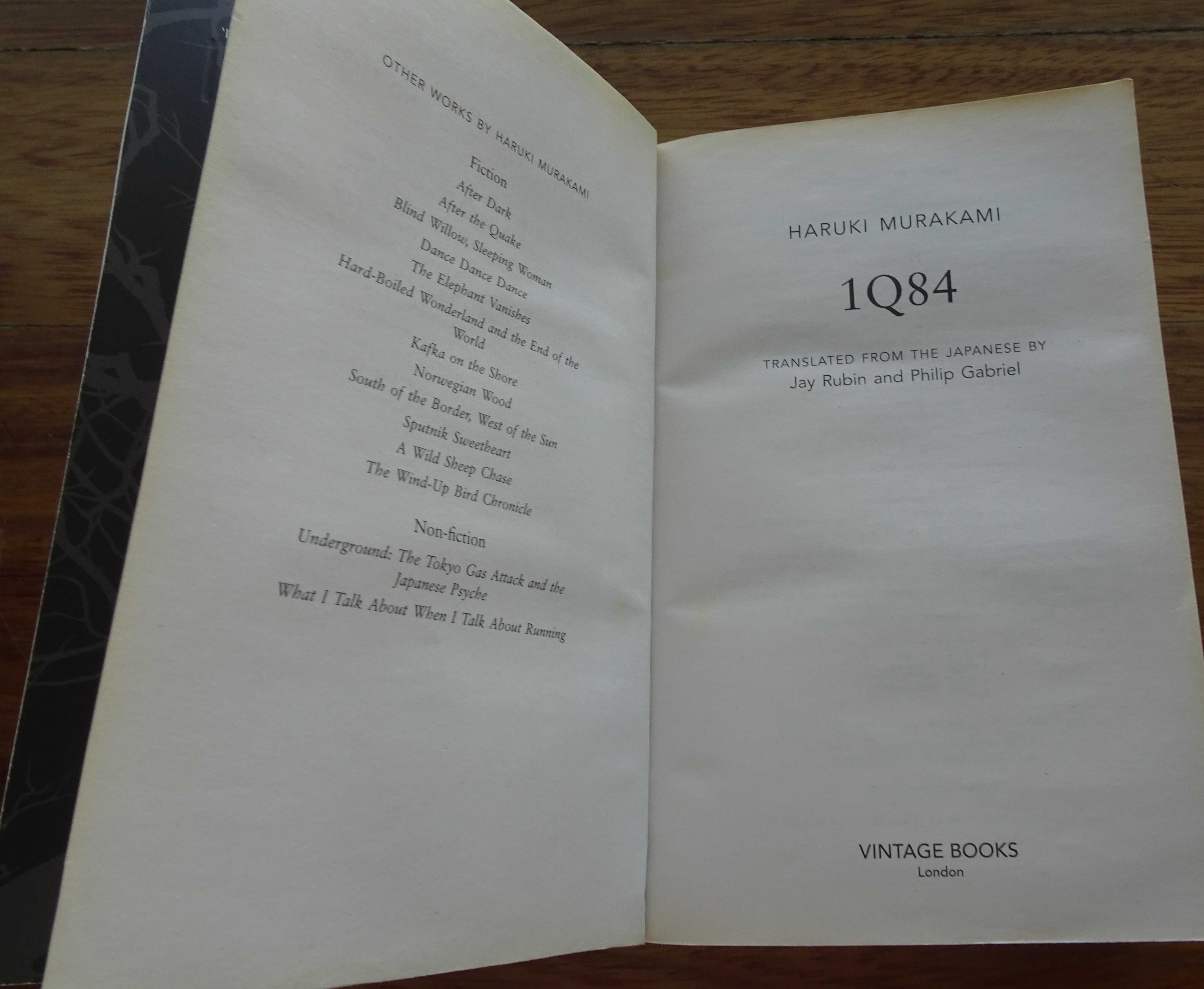 1Q84 de Haruki Murakami (em Inglês com 1318 Páginas)