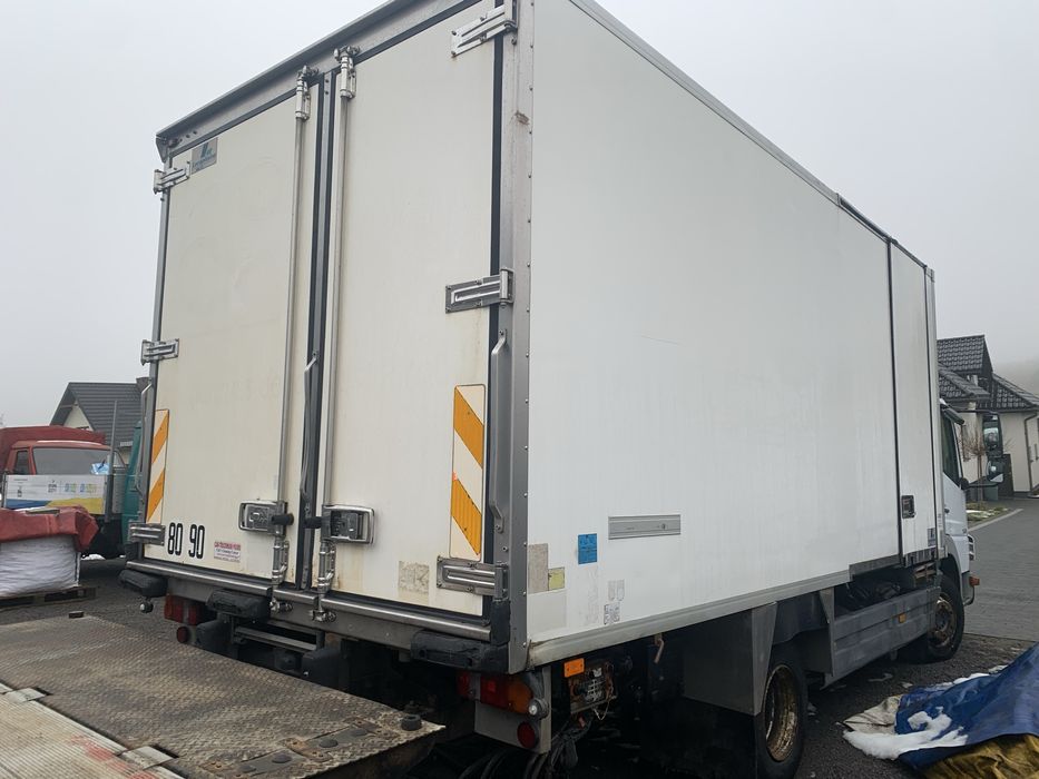 Chłodnia izoterma  zabudowa carrier supra 850 MT