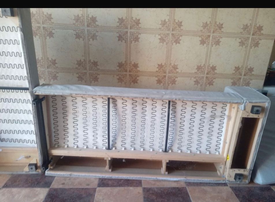 Диван кутовий! Хороший стан!