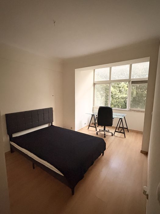 Arrendamento Quartos – Sete Rios (Av. Columbano Bordalo Pinheiro)