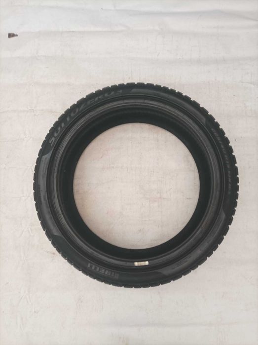 Opona Pirelli sottozero 3 225/40/19 93h 2021 6,6mm {129}