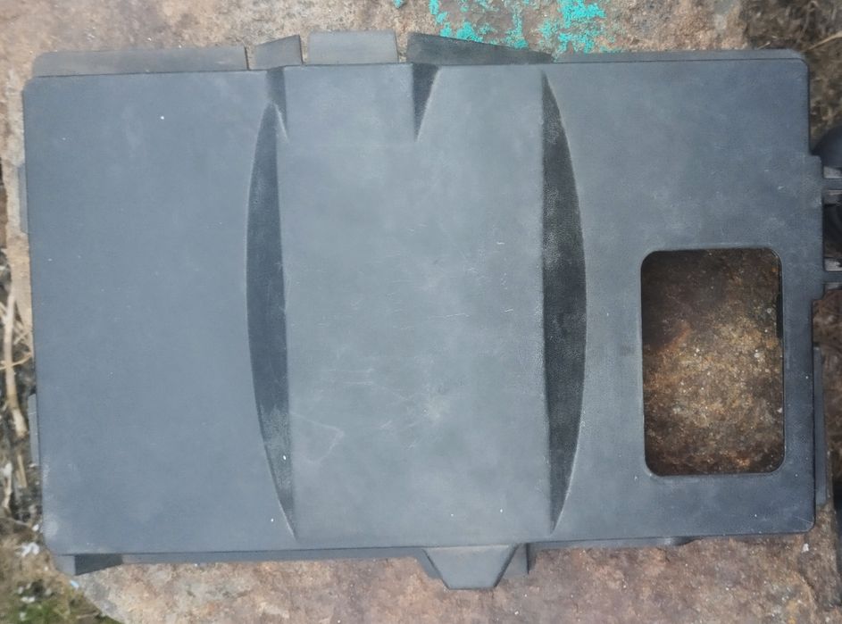 Кришка Акумулятора Форд