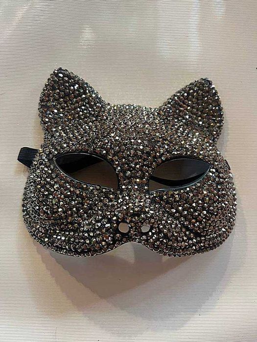 Розкішна маска кішки