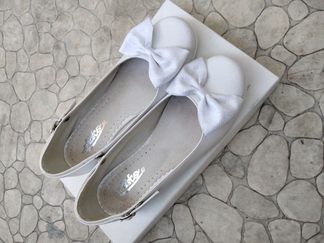 Buty komunijne dla dziewczynki r. 34