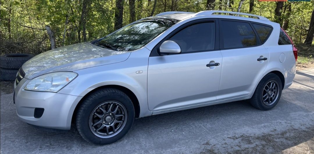 Автомобіль Kia ceed 2008