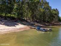 Propriedade Exclusiva à Beira-Rio com Cais Particular – 1.5 Hectares e