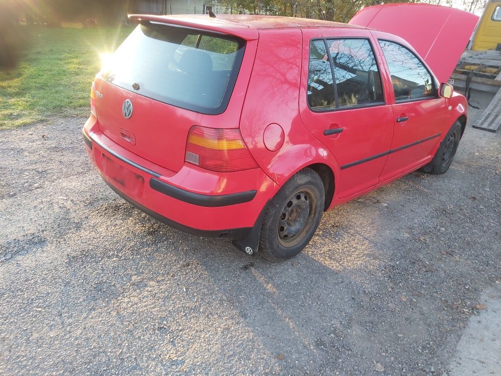 Drzwi lusterko zamek boczki golf 4