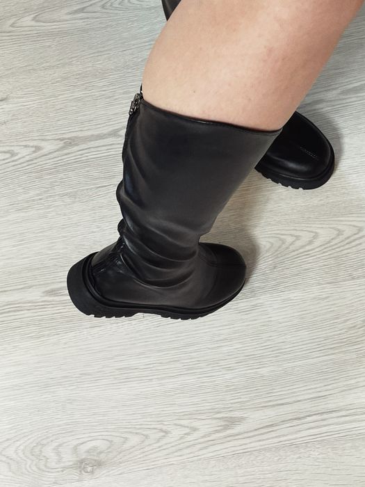 Чобітки жіночі, абсолютно нові. Стильне доповнення осінніх образів