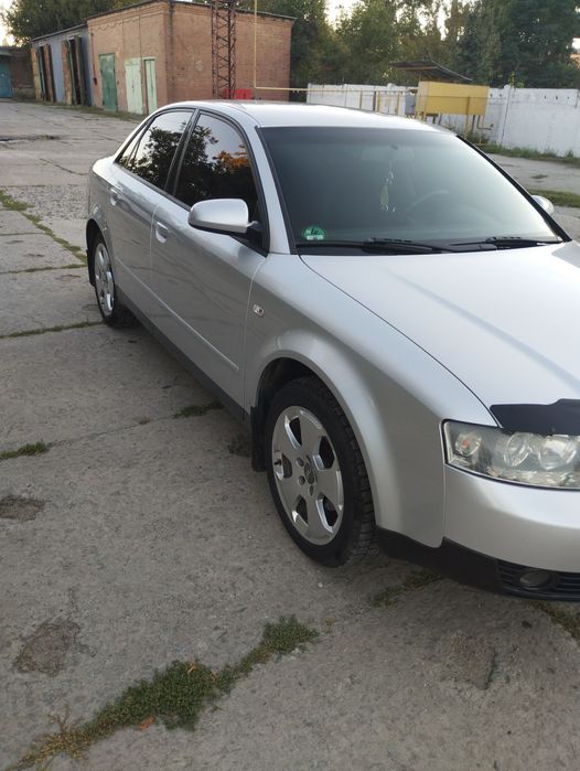Продам Ауди А4 б6 1.6 бензин