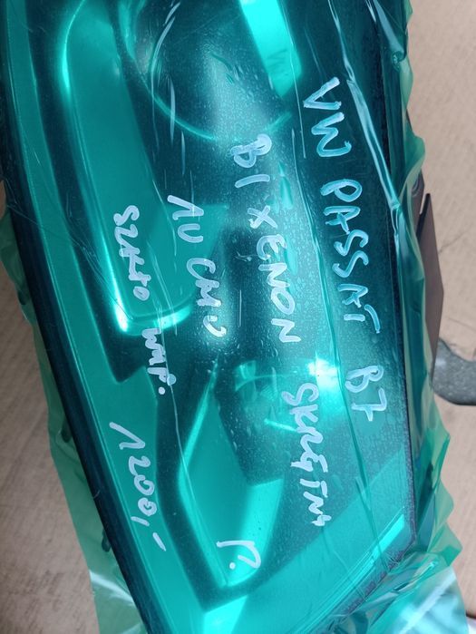 Volkswagen VW passat B7 reflektor przedni prawy przód bi-xenon skrętny