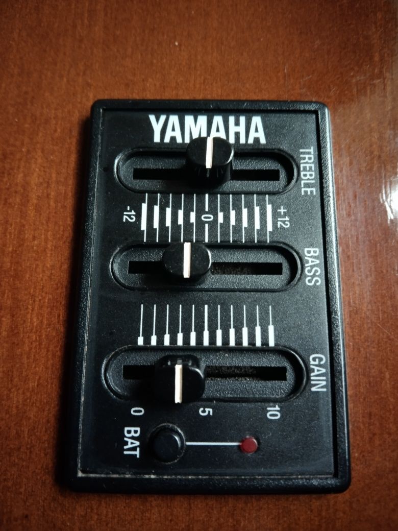 Электроакустическая гитара Yamaha FX310A