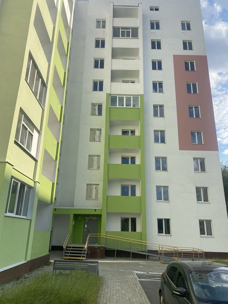 Продам 2-х кімнатну квартиру 52,3 м2 в новобудові, вул. Миру 43.