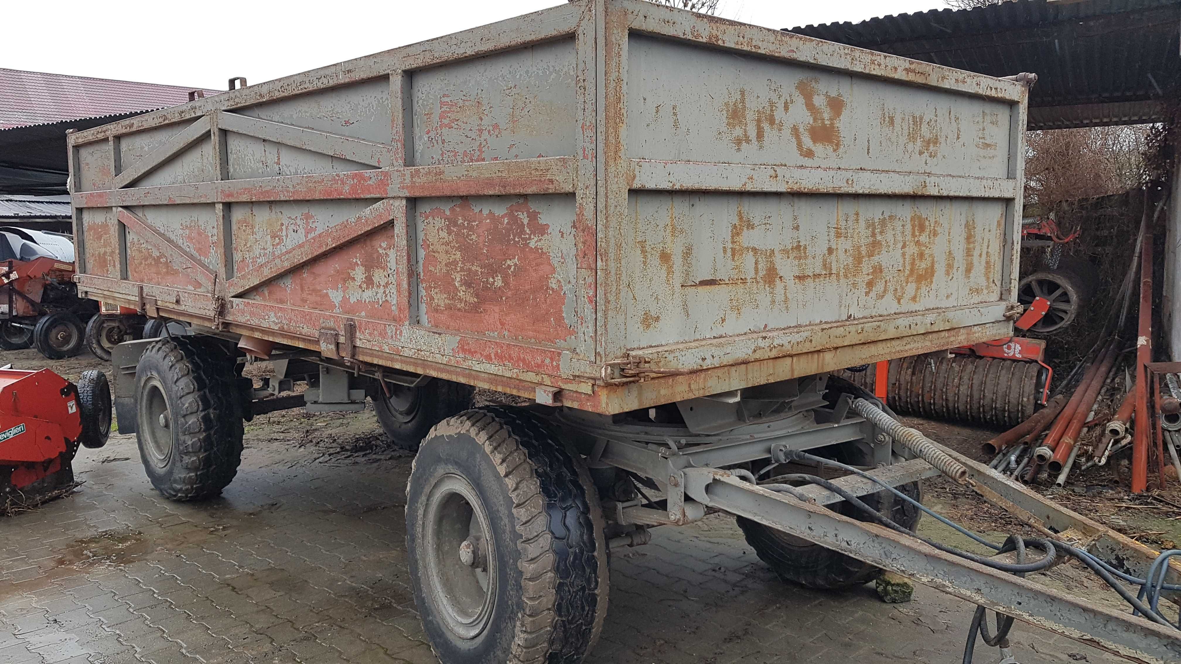Przyczepa wywrotka HL 1211.transport