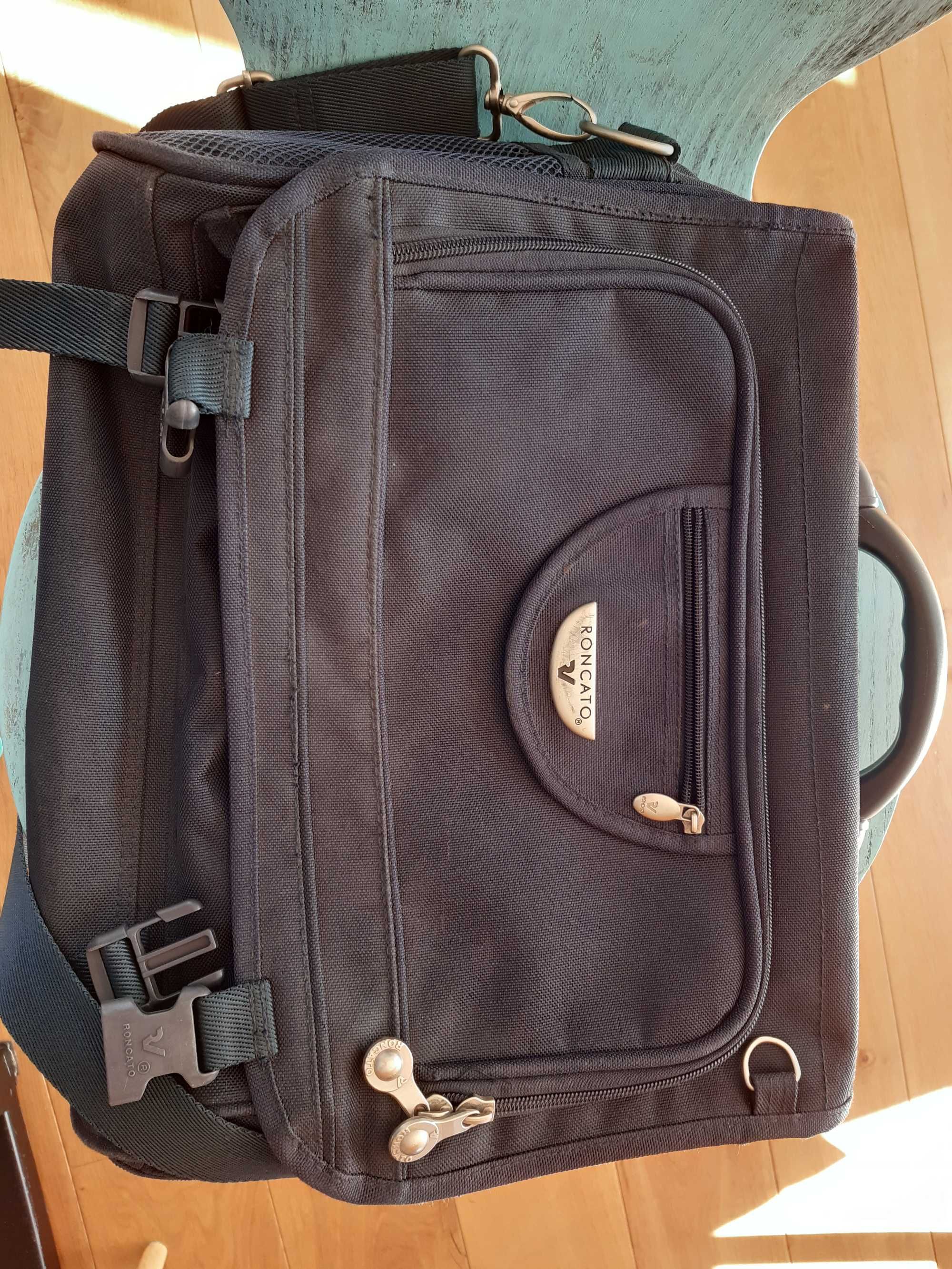 sprzedam granatową torbę Roncato na laptopa