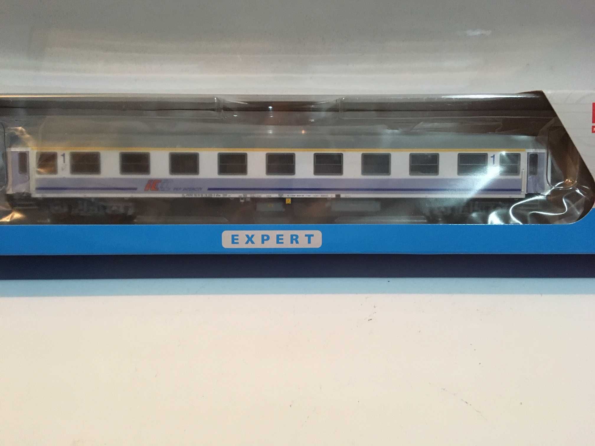 Wagon osobowy Piko 97605 H0 PKP 1 kl.