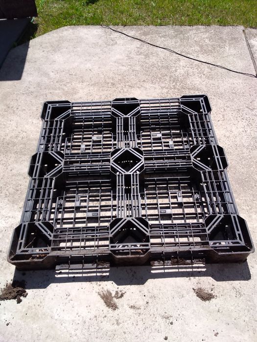 Пластиковий піддон для літнього душа .