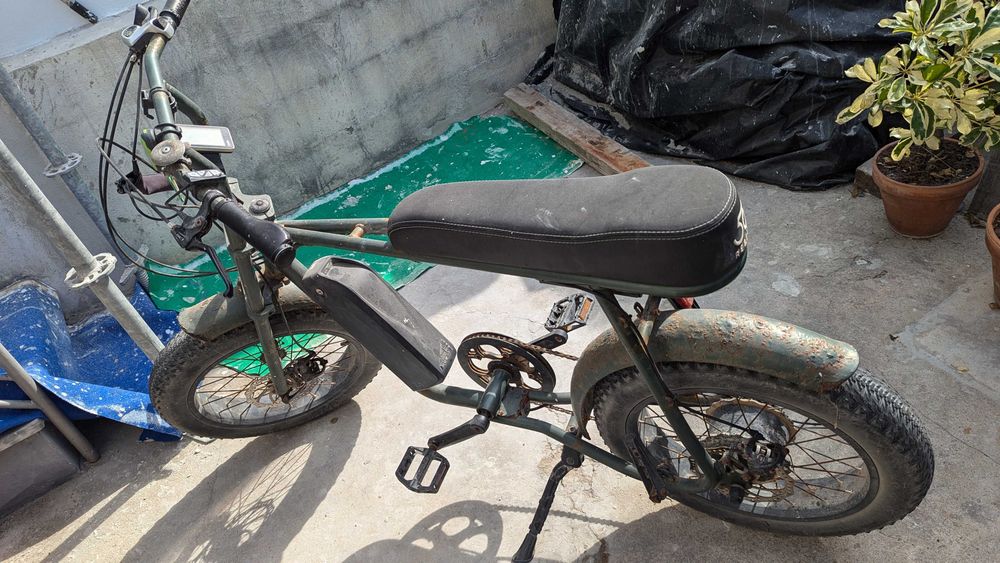 Beach Cruiser e-Bike. Fat Wheel.