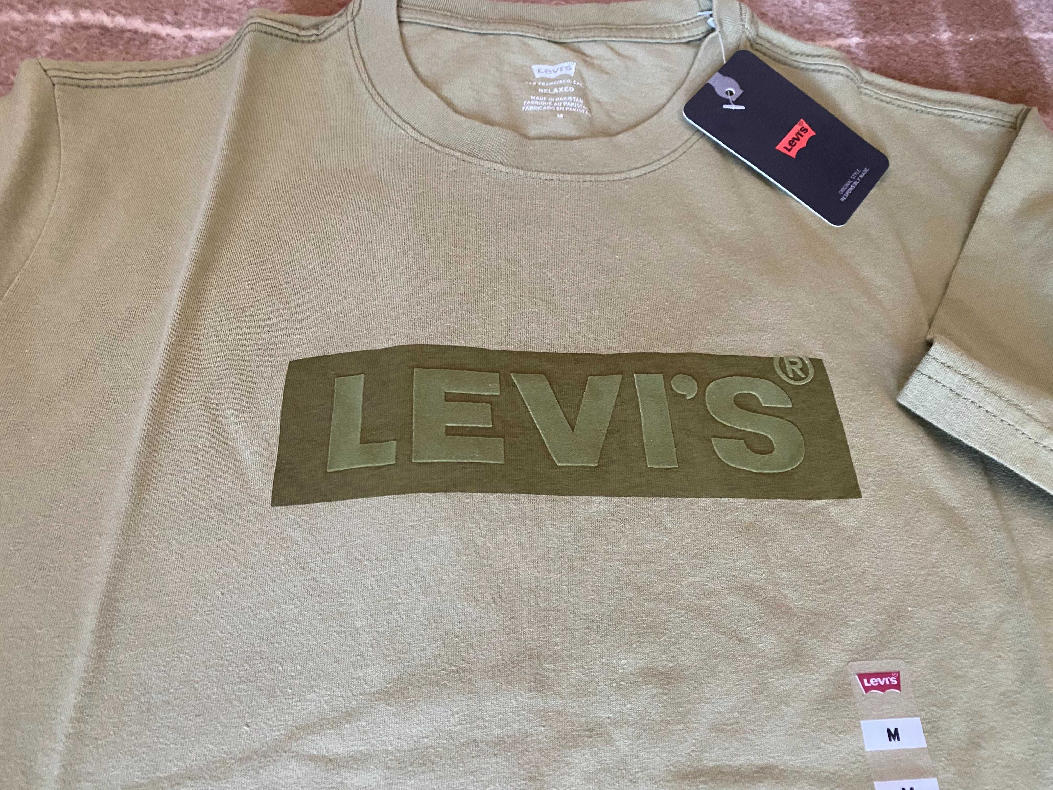 Футболка чоловіча Levi's® 	Relaxed Fit Short Sleeve T-Shirt