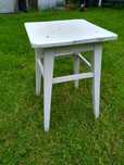 taboret drewniany bialy z epoki prl sztuk 2