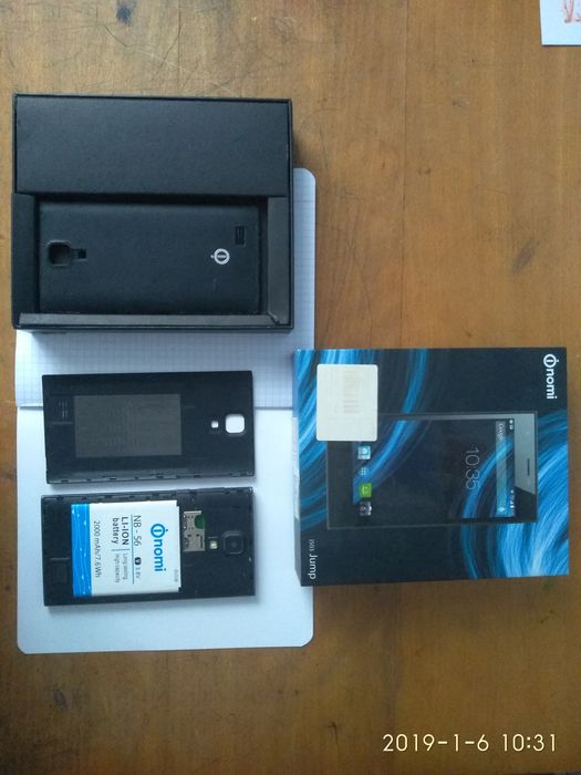 Продам телефон номі