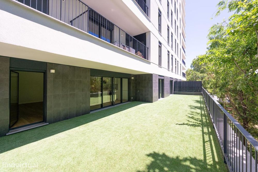 Apartamento T2 com jardim, Miraflores, Oeiras