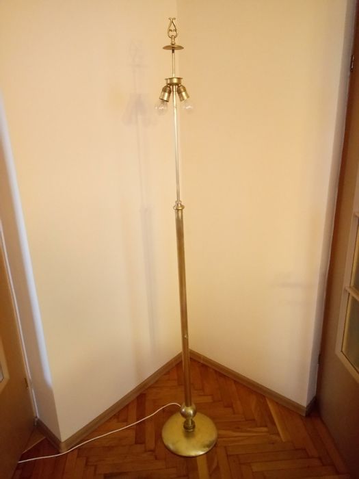 Lampa stojąca ładna
