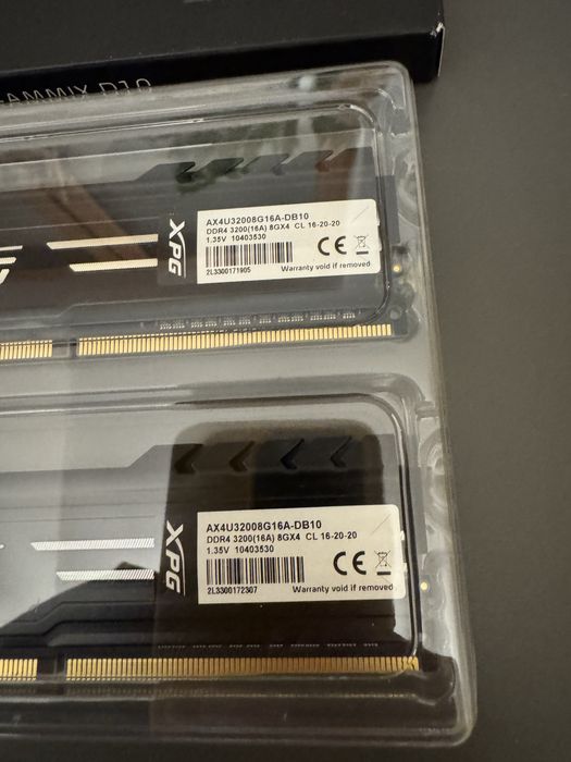 i7-11700k + Gigabyte Z590D + 32GB DDR4 3200 XPG