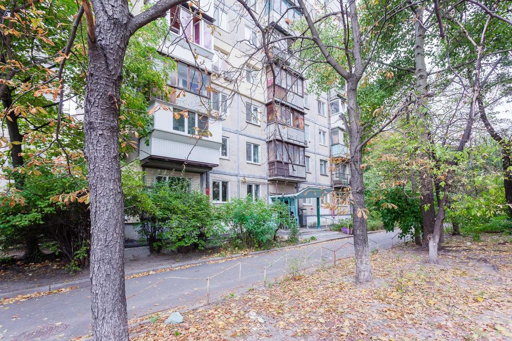 Вул. Борщагівська 6 в Києві, КПІ, Охматдит