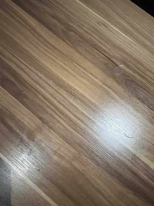 Mesa de sala de jantar com 4 cadeiras em pele sintética