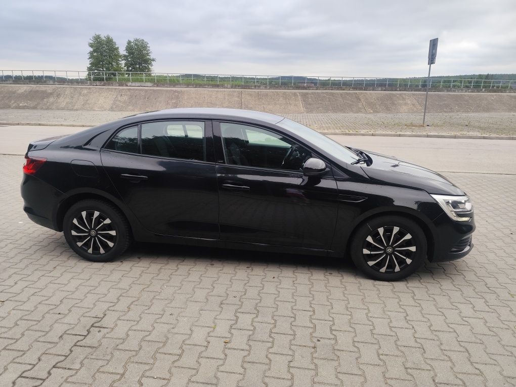 Renault Megane IV 1.6 Benzyna sedan LED