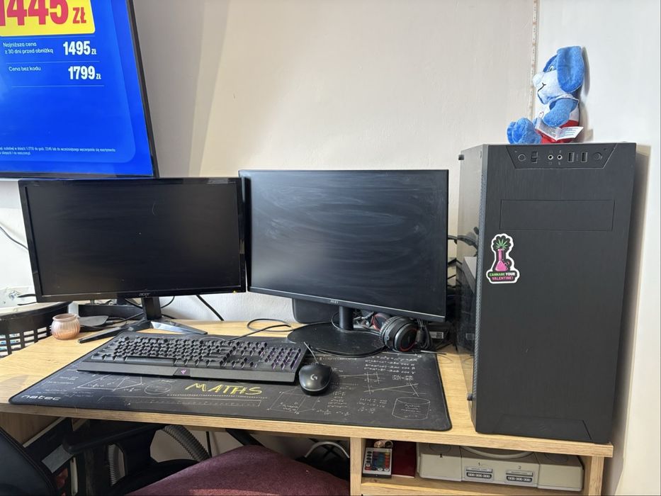 Zestaw PC dwa monitory razer logitech