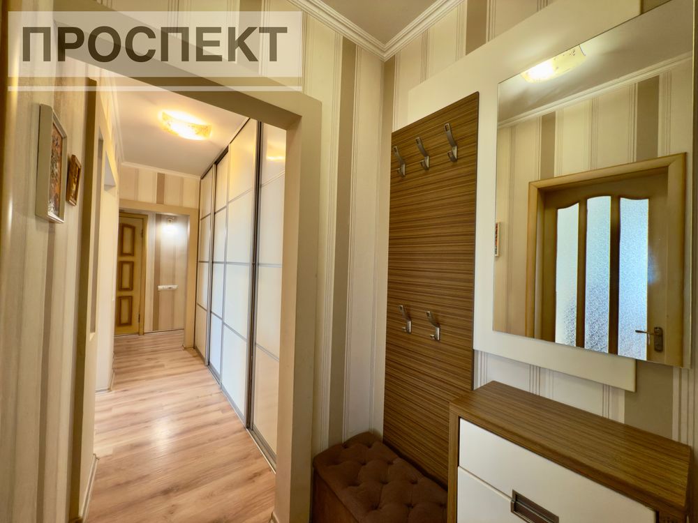 Продам 4 - кімн квартиру вул. Заливна